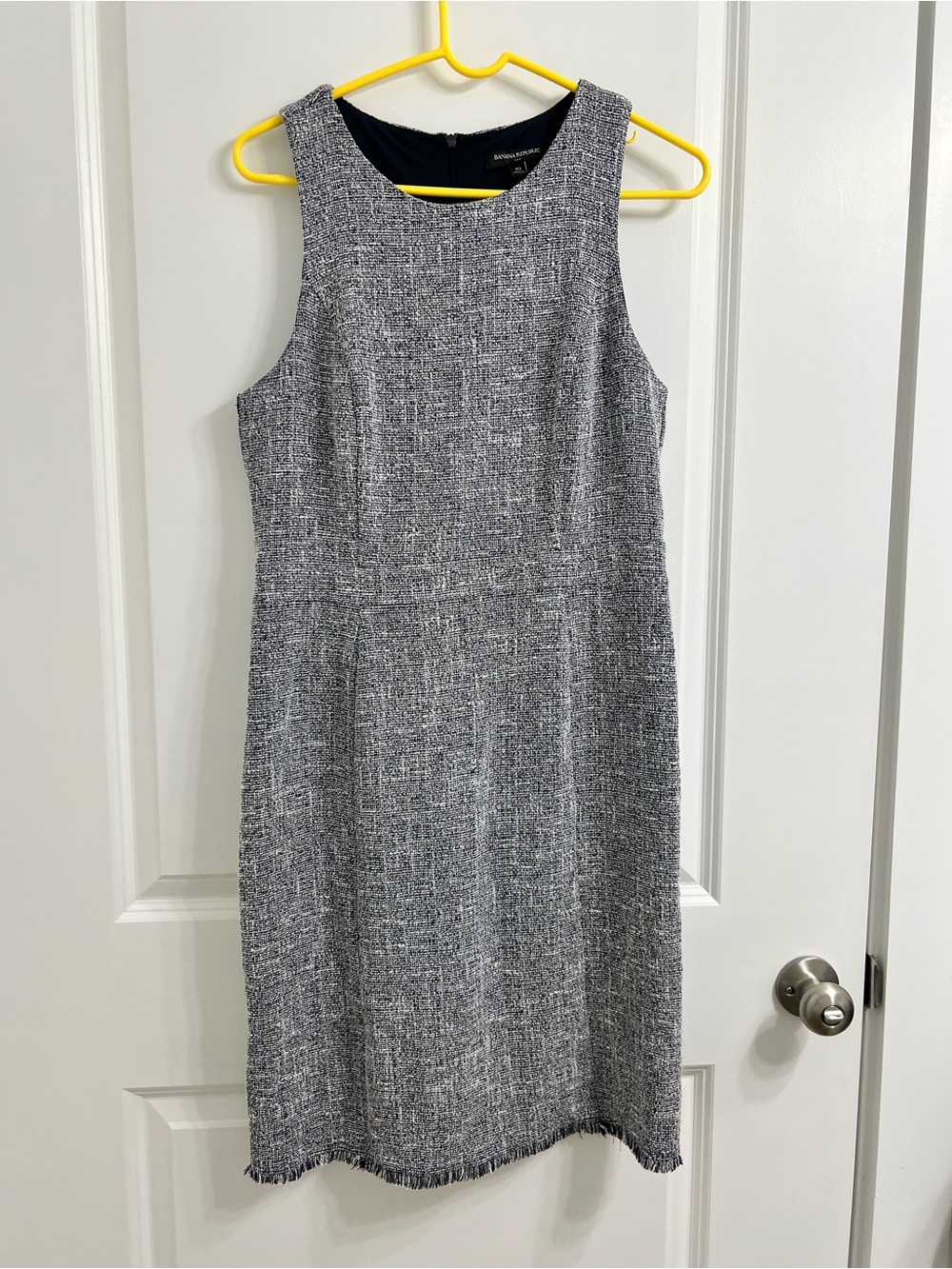 Banana Republic Size 10 Tweed Dress Sleeveless Fringe Hem Lined Office Workwear